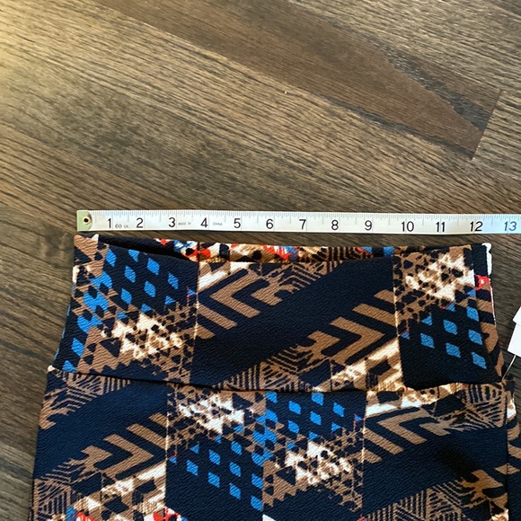 LuLaroe Geometric Cassie Skirt NEW NWT XS Extra Small Black Brown Red Blue - Picture 3 of 8